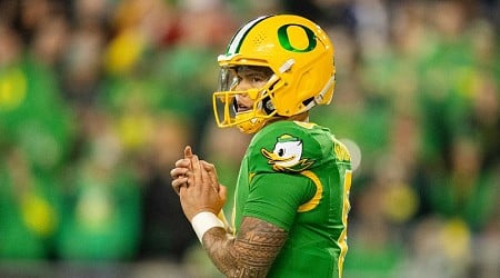 Dillon Gabriel makes NCAA history in No. 1 Oregon’s win over Maryland