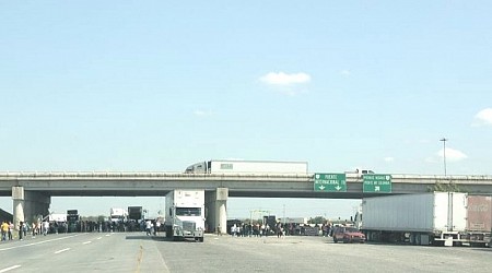 Protest on Mexican side of World Trade Bridge halts northbound cargo traffic