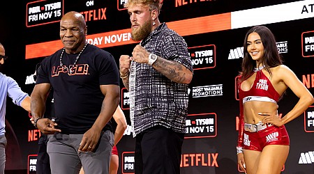 Mike Tyson vs. Jake Paul Ring Girl Gets Fans Screaming at the Top of Their Lungs With Unexpected Move