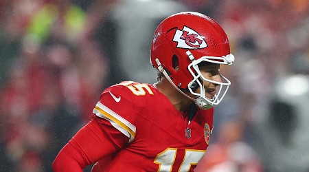 Chiefs' Patrick Mahomes 'Able to Move Around' Amid Ankle Injury Ahead of Broncos Game