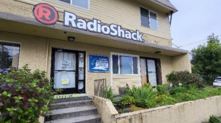 Yes, Radio Shack stores still exist #ShackToberFest