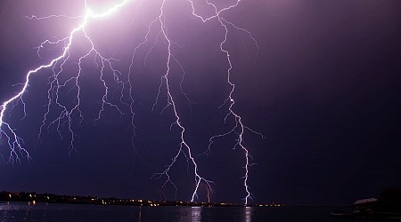 Thunderstorm Gamma-Ray Flashes May Be Missing Link for Lightning Bolts