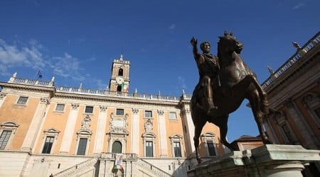 Perquisizioni al Comune Roma, mazzette sui lavori stradali