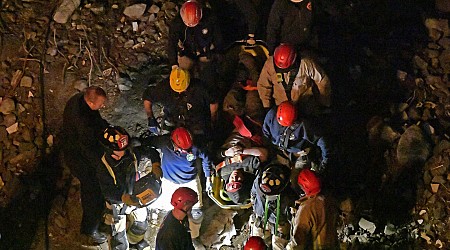 Worker rescued from rubble after construction accident in Kentucky