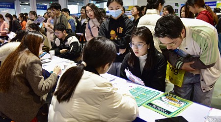 China's Record-High College Graduates Face Economic Uncertainty