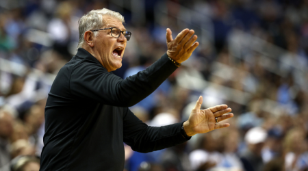 UConn's Geno Auriemma ties Tara VanDerveer as NCAA's all-time winningest coach as Huskies top North Carolina