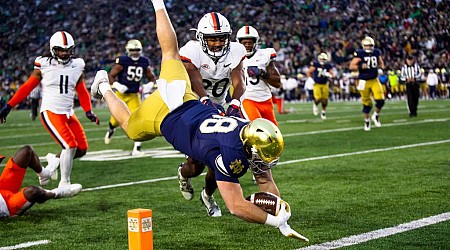 No. 8 Notre Dame routs Virginia 35-14