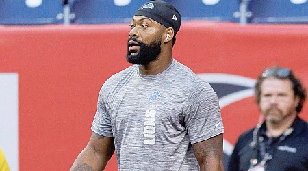 New Lions DE Za'Darius Smith taps into Motor City history, dons iconic Pistons jersey ahead of Detroit debut