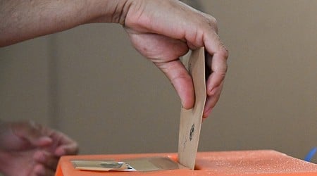 Cierran los centros de votación en las elecciones presidenciales de Uruguay