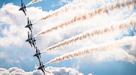 The stunning maneuvers flown by US Air Force demo pilots showcase dogfighting skills