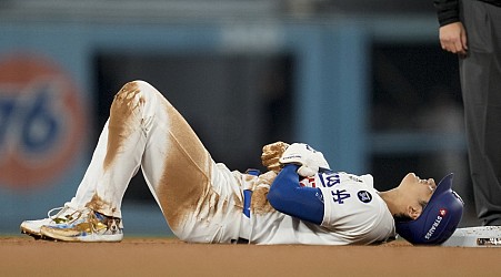 Dodgers beat Yankees 4-2 for 2-0 World Series lead, as Ohtani injures shoulder