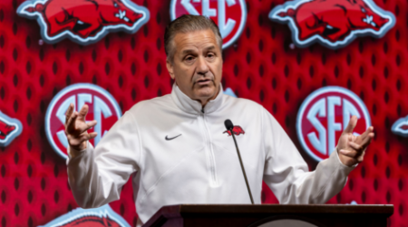 “Arkansas Stock Been Sold”: Pressure Mounts on John Calipari’s Reign as Razorbacks’ NCAA Dreams Falter Amid Criticism