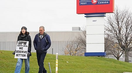 Seniors feeling isolated as Canada Post strike cuts off a lifeline