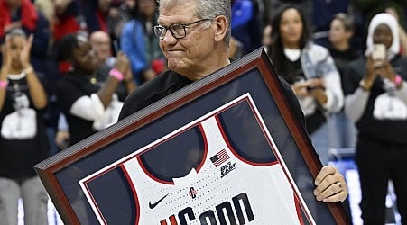 UConn's Geno Auriemma becomes the all-time winningest college basketball coach