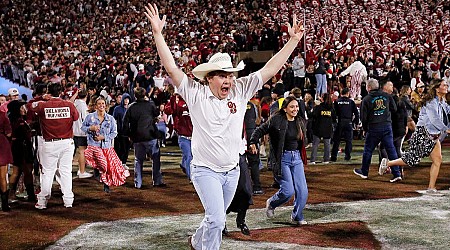 SEC fines Oklahoma, Auburn after fans storm field in upsets over Alabama, Texas A&M