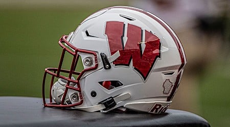 Carter Smith, No. 3 dual-threat 2025 QB, commits to Wisconsin