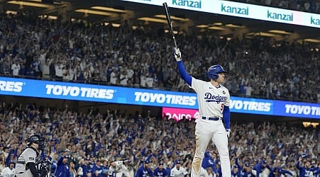 Freeman hits 1st walk-off slam in World Series history as Dodgers top Yankees in Game 1