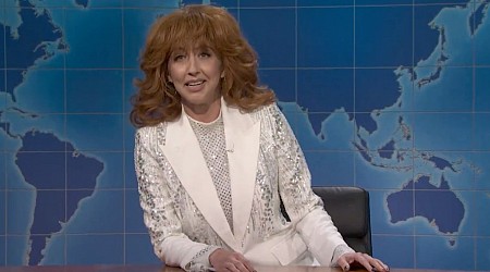 ‘SNL’s Weekend Update Hosts Trade Election Jokes & Heidi Gardner Parodies Reba McEntire Evading Endorsement