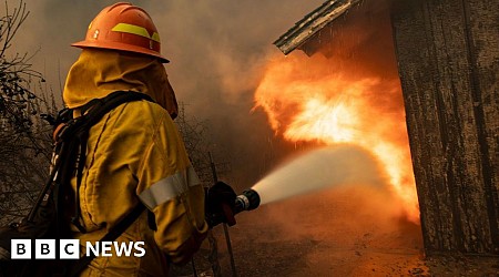 California wildfire forces thousands to evacuate