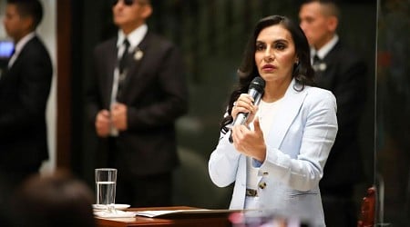 Verónica Abad, vicepresidenta de Ecuador, dice que el Gobierno utiliza argumentos propios de una dictadura tras su suspensión por 150 días