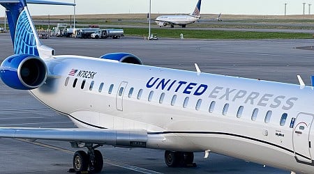 United Airlines cuts 3 routes, but adds 3 others and starts a turf war