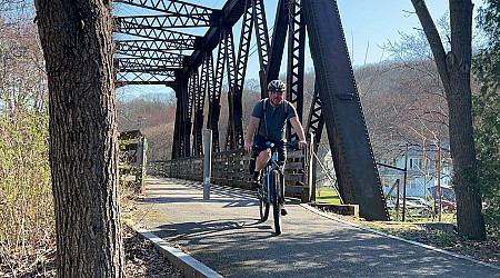 Author Robert Isenberg spins tales about cycling on RI Report podcast