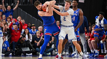 Kansas star big man Hunter Dickinson ejected after kicking Duke's Maliq Brown in face in Jayhawks' victory