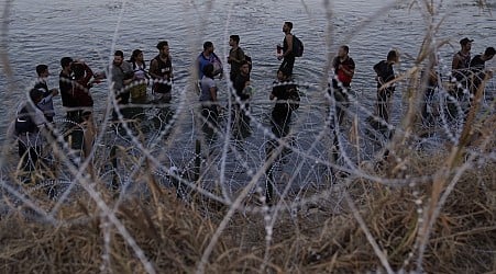 Court backs Texas over razor wire installed on US-Mexico border