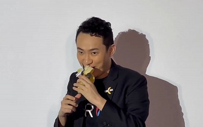 If You Want a Picture of the Future, Imagine Justin Sun Eating a $6 Million Banana—Forever