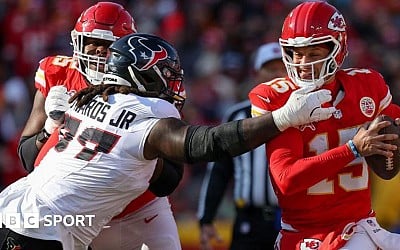 Mahomes stars as Chiefs win to close in on top seed