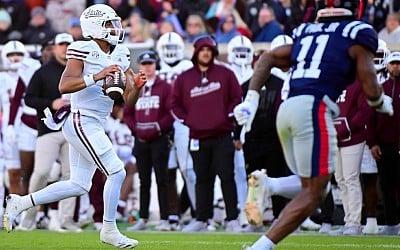 Mississippi State QB Van Buren to enter portal