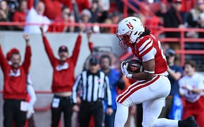 Dylan Raiola, Nebraska Beat Wisconsin to Earn School's 1st Bowl Bid Since 2016