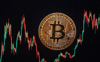 Kryptowährungen: Bitcoin steigt erstmals über 100.000 US-Dollar