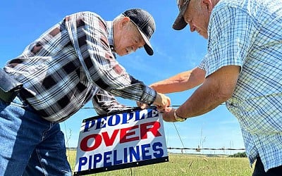 North Dakota regulators consider underground carbon dioxide storage permits for Midwest pipeline