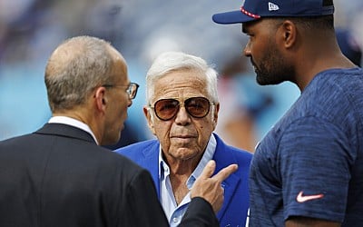 Report: Robert Kraft won't secure Hall of Fame induction this year