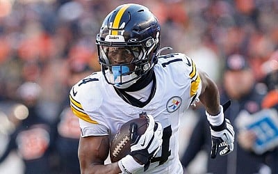 Steelers' Pickens has 'real chance' to play Wed.