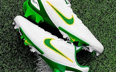 University of Oregon Football Team Receives Nike Kobe 6 PEs