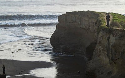 1 dead, 2 missing as Northern California coastline hit by large waves