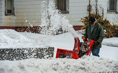 Winter Weather Warnings in 13 States As 10 Inches of Snow To Hit