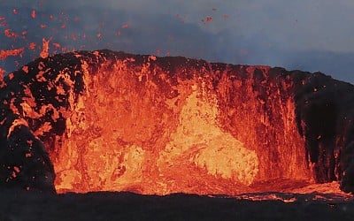 Asche und Lavafontänen – Vulkan auf Hawaii ausgebrochen