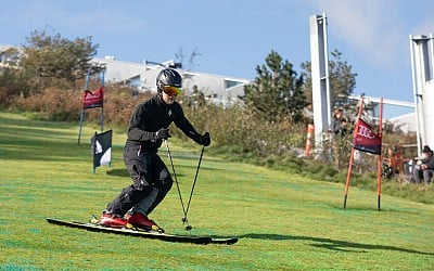 Adiós estaciones blancas, hola pista verde: la crisis climática está llevando al esquí a dejar de ser un deporte de nieve