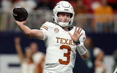 College football odds, picks, predictions for 2024-25 bowl season, playoffs: Computer backs Michigan, Texas