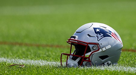 Patriots to sign G Tyrese Robinson off of Vikings practice squad