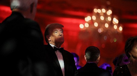 Mit Sylvester Stallone und Musk: Trump feiert rauschende Siegesgala in Mar-a-Lago