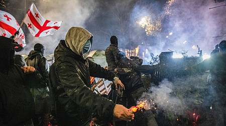 Many thousands rally to oppose Georgian government after break with EU