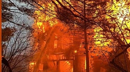 Mansion destroyed by fire after owners fry turkey in garage