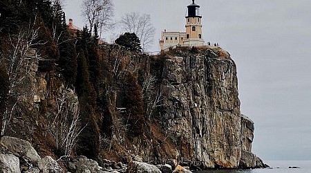 Showcase Minnesota's Iconic North Shore Landmark