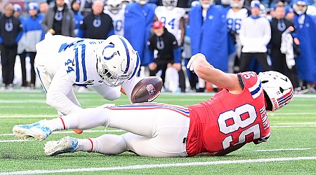 Patriots’ play-calling far from No. 1 issue in loss to Colts