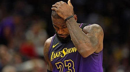 LeBron James barely keeps double-digit scoring streak alive as LA Lakers fall to Minnesota Timberwolves