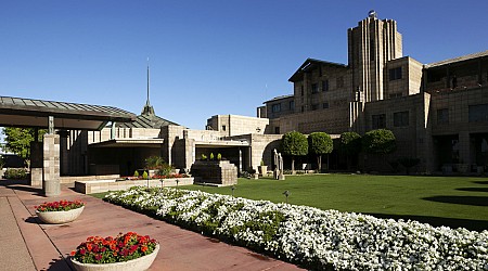 8-year-old boy dies after a statue falls on him at Arizona hotel